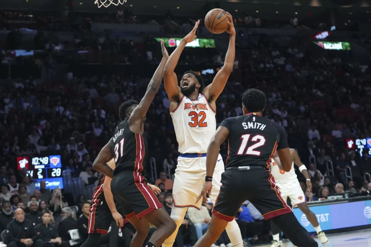 Los Heat vencen a los Knicks tras un fallo de Towns para forzar la prórroga