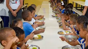 ADP Gaspar Hernández denuncia retrasos en pagos a suplidores de alimentos: Tienen los fondos retenidos