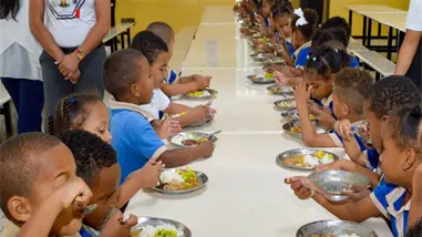 ADP Gaspar Hernández denuncia retrasos en pagos a suplidores de alimentos: Tienen los fondos retenidos