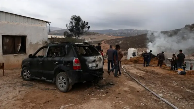 Colonos israelíes queman viviendas y coches de palestinos cerca de Belén