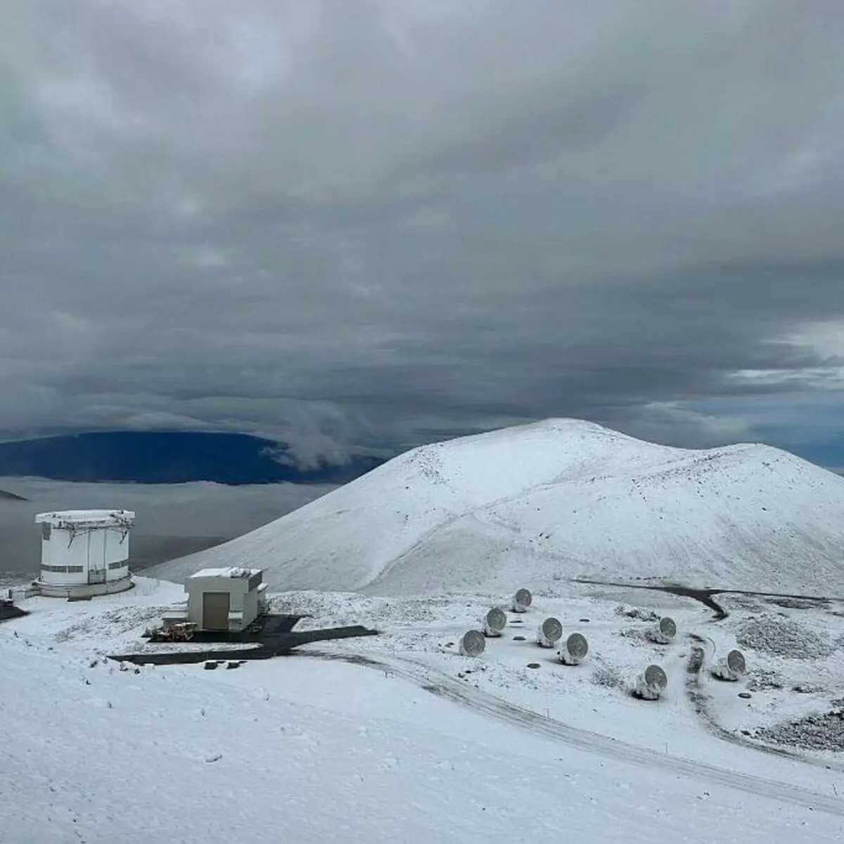 Condiciones invernales se adelantan en EE.UU. hasta con caída de nieve en Hawái