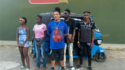 Ej&eacute;rcito intercepta motocicleta que transportaba haitianos indocumentados en Mao