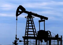 El petróleo Brent baja un 2,13 %, hasta los 63,51 dólares