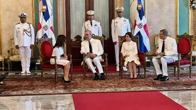 Abinader recibe a Leah Francis Campos y a otros seis diplomáticos en ceremonia oficial
