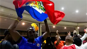 Haití celebra la segunda clasificación de su historia a un mundial a pesar de la violencia Haití celebra la segunda clasificación de su historia a un mundial a pesar de la violencia