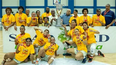 Águilas de Guachupita conquistan su tercer campeonato consecutivo en el baloncesto femenino