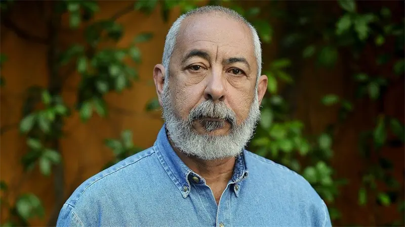 Leonardo Padura recibe en México un doctorado honoris causa por su extraordinaria obra