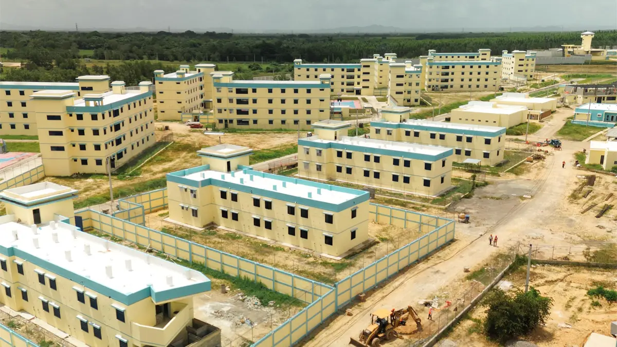 Trasladan segundo grupo de privados de libertad desde La Victoria hacia el nuevo recinto penitenciario