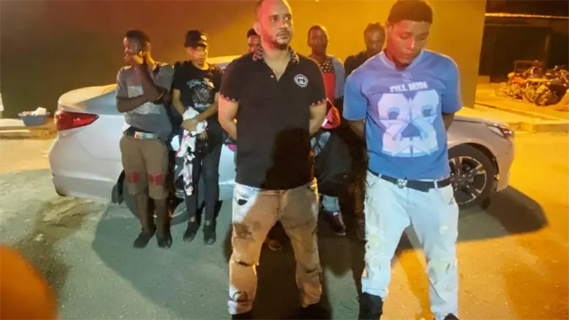 Ejército detiene a dos ciudadanos por transportar haitianos indocumentados en Valverde