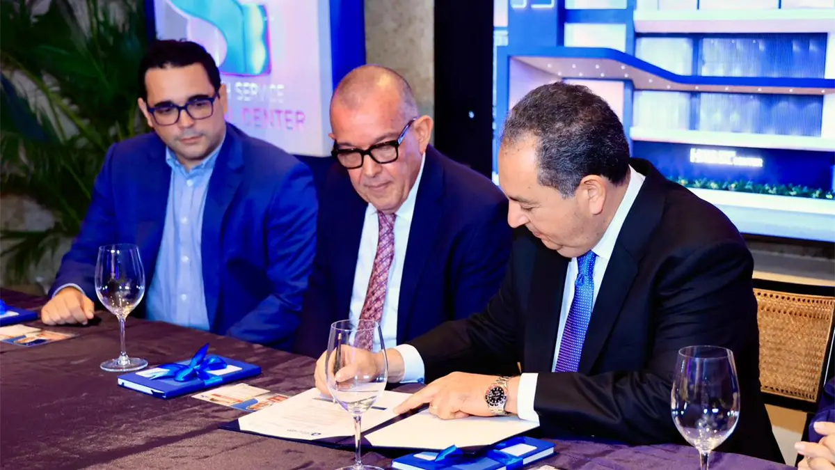 HS Medical Center integra al Dr. René Sotelo, pionero internacional en cirugía robótica