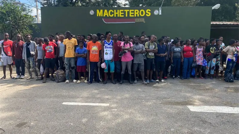 Ejército detiene a 130 extranjeros indocumentados durante operativos realizados en Mao