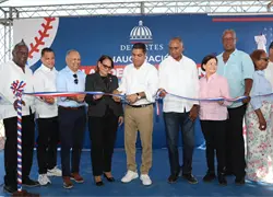 Kelvin Cruz inaugura instalaciones deportivas en Azua y Peravia por más de RD$34 millones