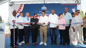 Kelvin Cruz inaugura instalaciones deportivas en Azua y Peravia por más de RD$34 millones