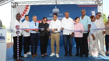 Kelvin Cruz inaugura instalaciones deportivas en Azua y Peravia por más de RD$34 millones Kelvin Cruz inaugura instalaciones deportivas en Azua y Peravia por más de RD$34 millones