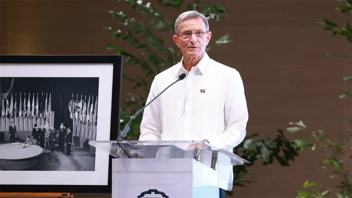 Ministro de Relaciones Exteriores (MIREX), Roberto Álvarez.