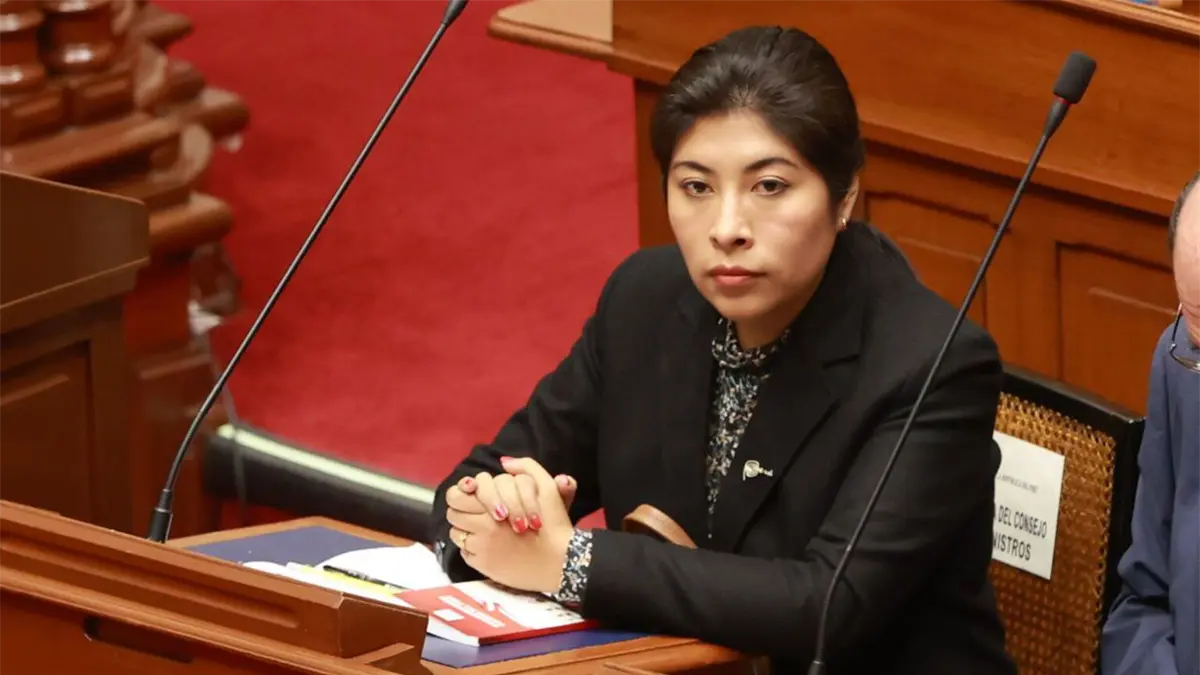 Ordenan capturar y encarcelar a exministra peruana refugiada en la embajada de México