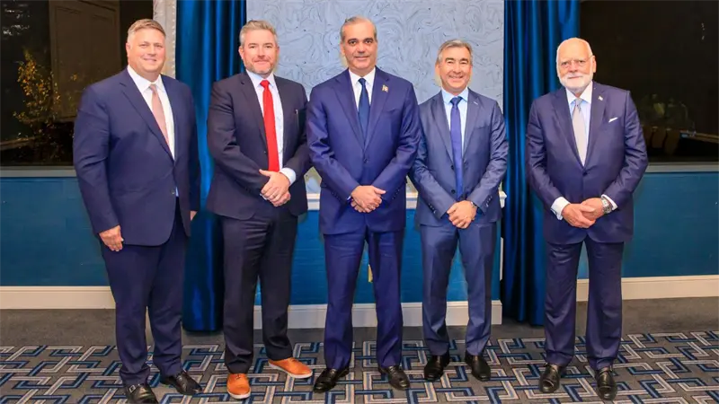 Abinader impulsa a RD hacia el mapa global de semiconductores en reunión anual de la SIA en California