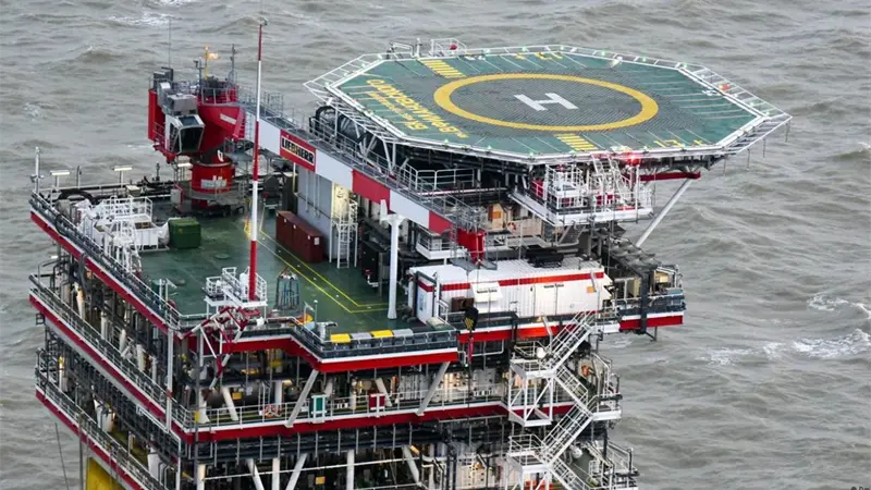 EE.UU. sanciona a las mayores petroleras rusas, pese a negociaciones del nuevo plan de paz