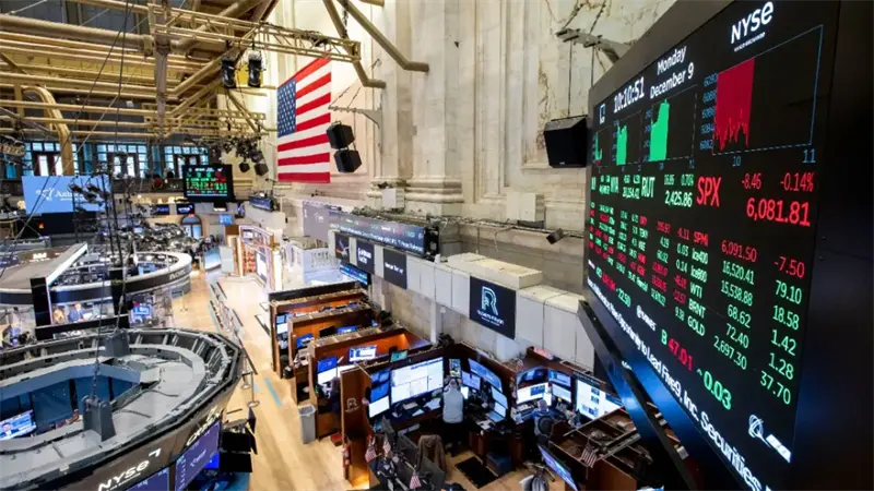 Wall Street cierra verde ante nueva perspectiva de recorte de tipos, pero acumula pérdidas