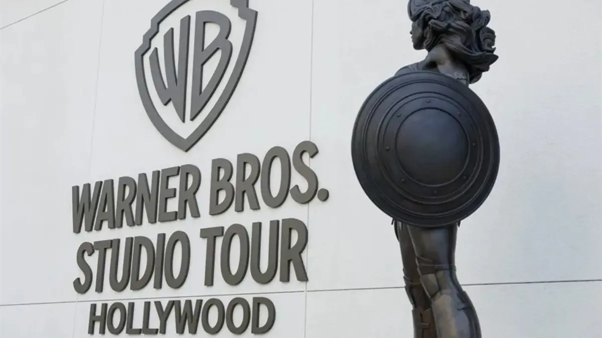 Paramount, Comcast y Netflix hacen ofertas para comprar Warner Bros Discovery