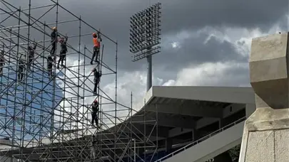 Realizan desmonte de la producción del concierto de Bad Bunny