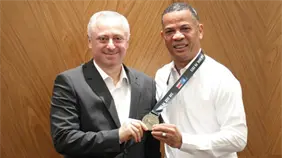 Presidente de Abjasia recibe y felicita a Joaquín Martínez por triunfo en torneo internacional