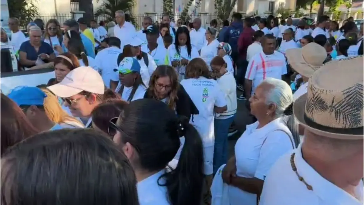 Caminata por la Paz y la Familia reúne a 34 parroquias de la Diócesis Mao–Montecristi en Santiago Rodríguez