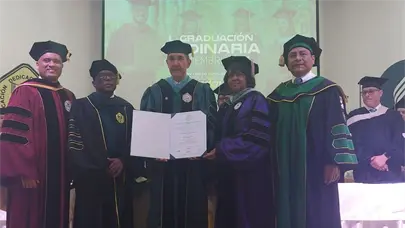 Universidad Adventista entrega título honoris causa al ministro Franklin García Fermín