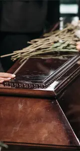 Mujer de 65 años despierta en su ataúd en templo de Tailandia antes de cremación Mujer de 65 años despierta en su ataúd en templo de Tailandia antes de cremación