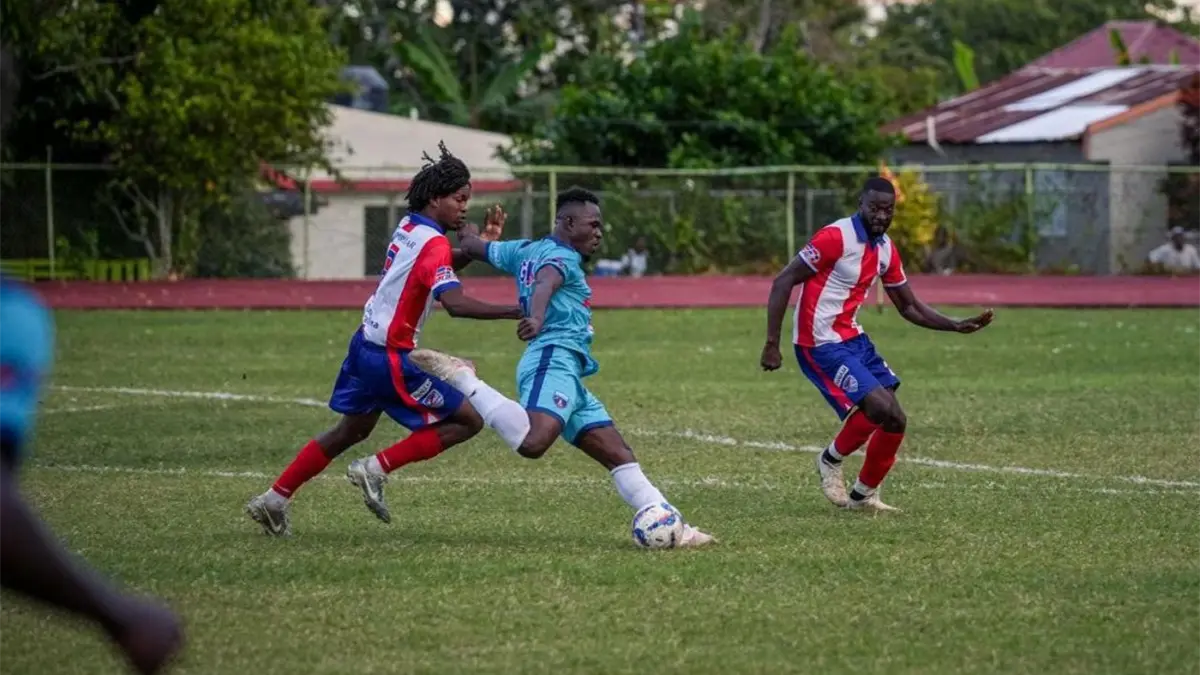 Salcedo FC vence 2-0 a Delfines y asegura clasificación