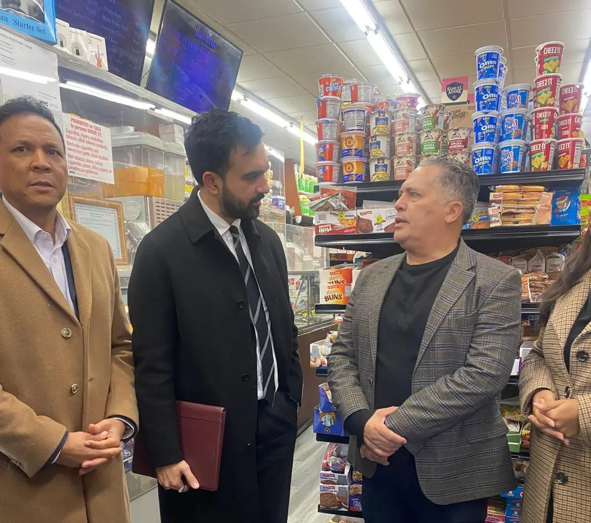 El presidente de United Bodegas of America (UBA), el dominicano Radhames Rodríguez, fue designado como miembro del Comité de Transición para Pequeñas Empresas y MWBES (Empresas Propiedad de Minorías y Mujeres, por sus siglas en inglés) del alcalde electo de Nueva York, Zohran Mamdani.