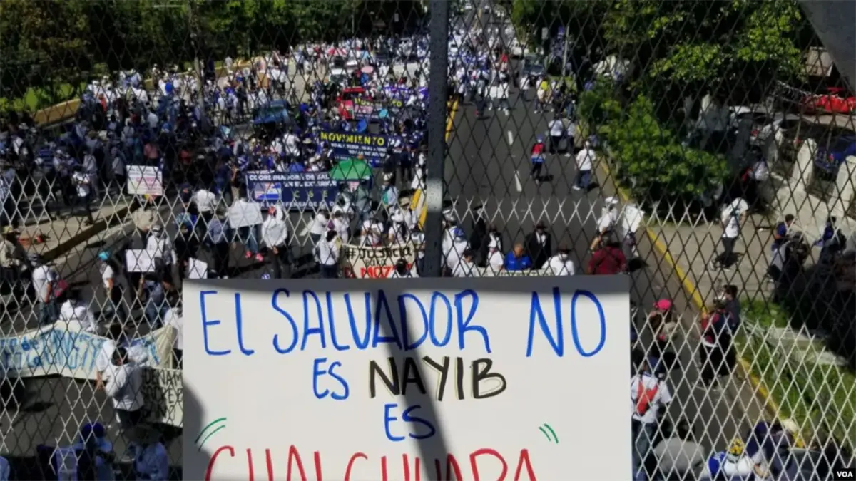 Mujeres alzan la voz por falta de protección en El Salvador y contra régimen de excepción