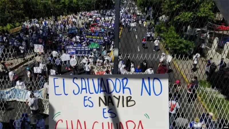 Mujeres alzan la voz por falta de protección en El Salvador y contra régimen de excepción