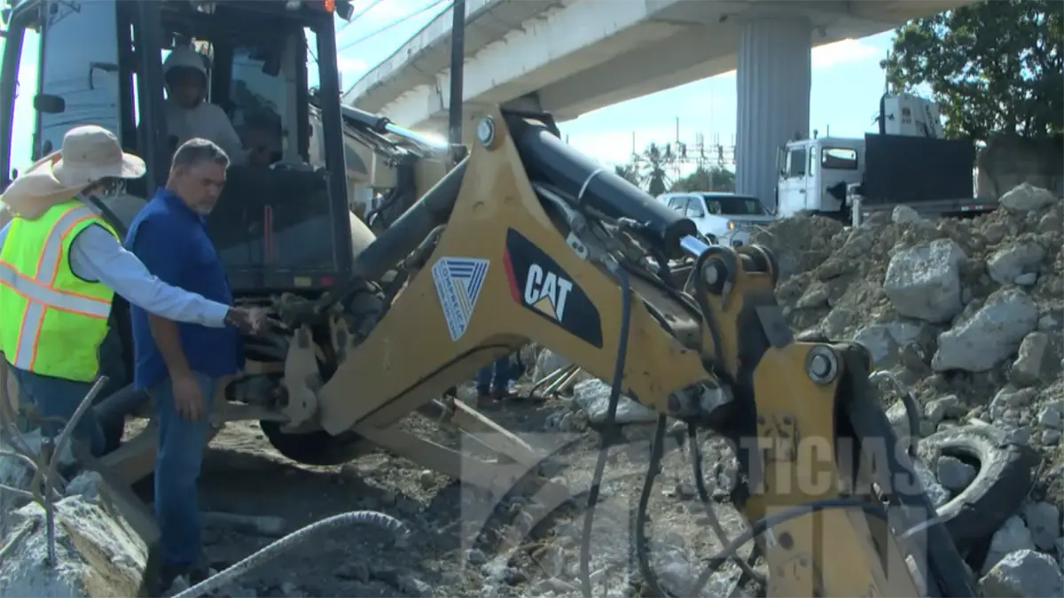 Santo Domingo Oeste sin agua por obras del Metro
