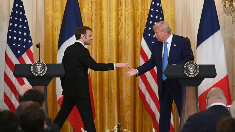 Macron asegura que EE.UU. se comprometió a implicarse en la fuerza de paz en Ucrania