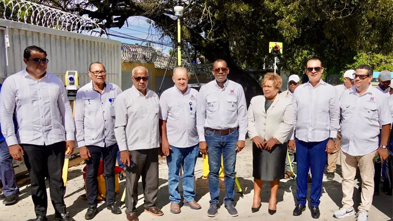 Gobierno dominicano inicia entrega de títulos en Los Mina para beneficiar a 10,800 personas