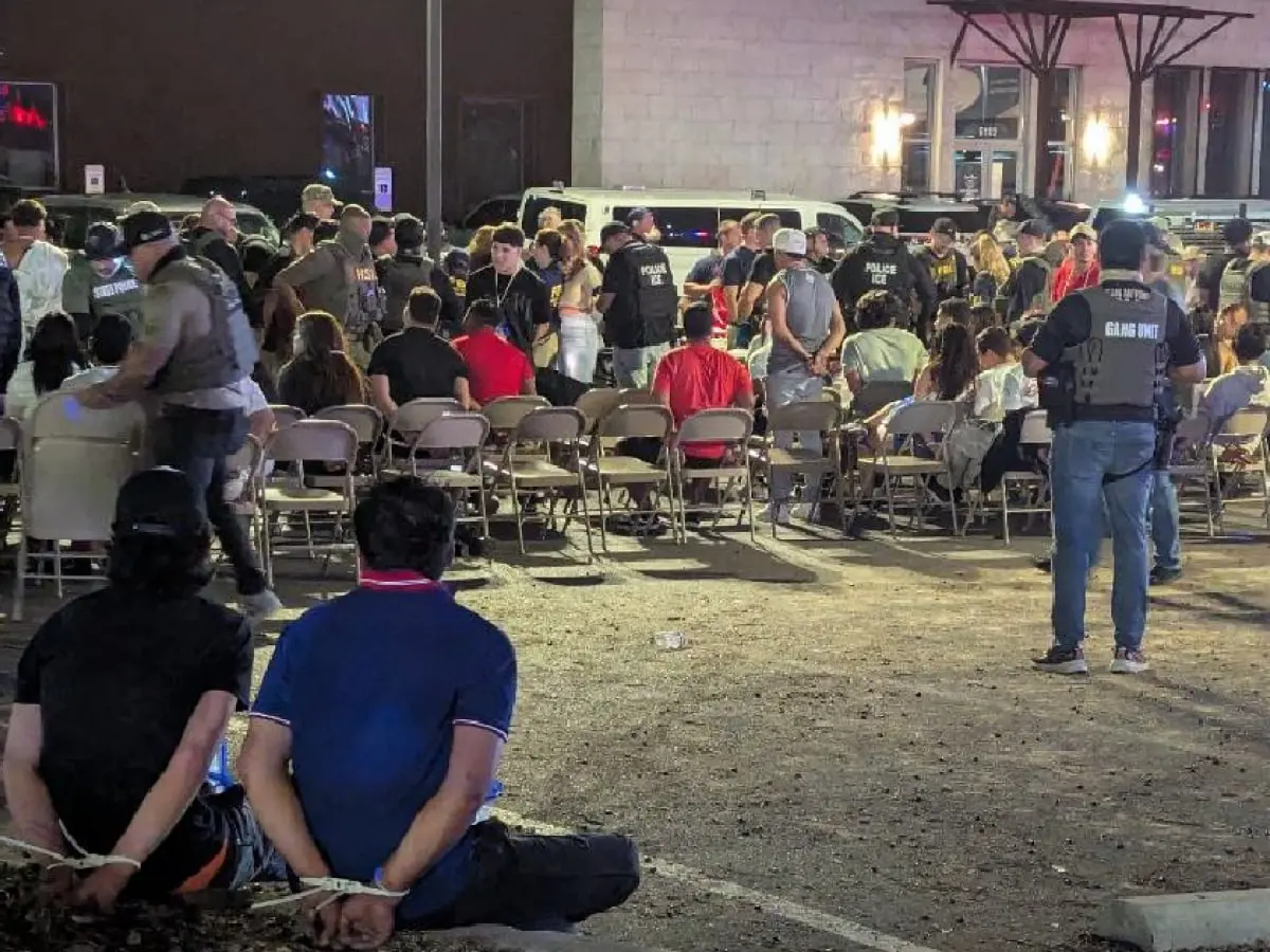 Redada masiva del FBI en Texas deja 143 detenidos, 25 con antecedentes criminales