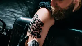 Un estudio descubre efectos perjudiciales de los tatuajes en el sistema inmunitario