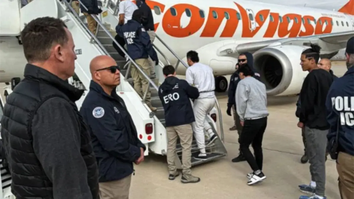 Aterriza en Venezuela un avión estadounidense con migrantes en medio de crisis de vuelos