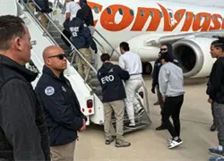 Aterriza en Venezuela un avi&oacute;n estadounidense con migrantes en medio de crisis de vuelos