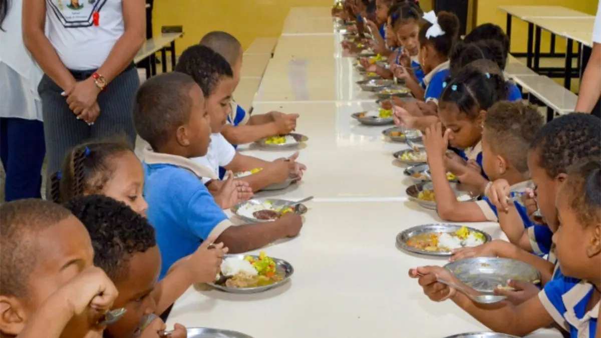 Inabie asegura que distribuye más de cinco millones de raciones escolares al día