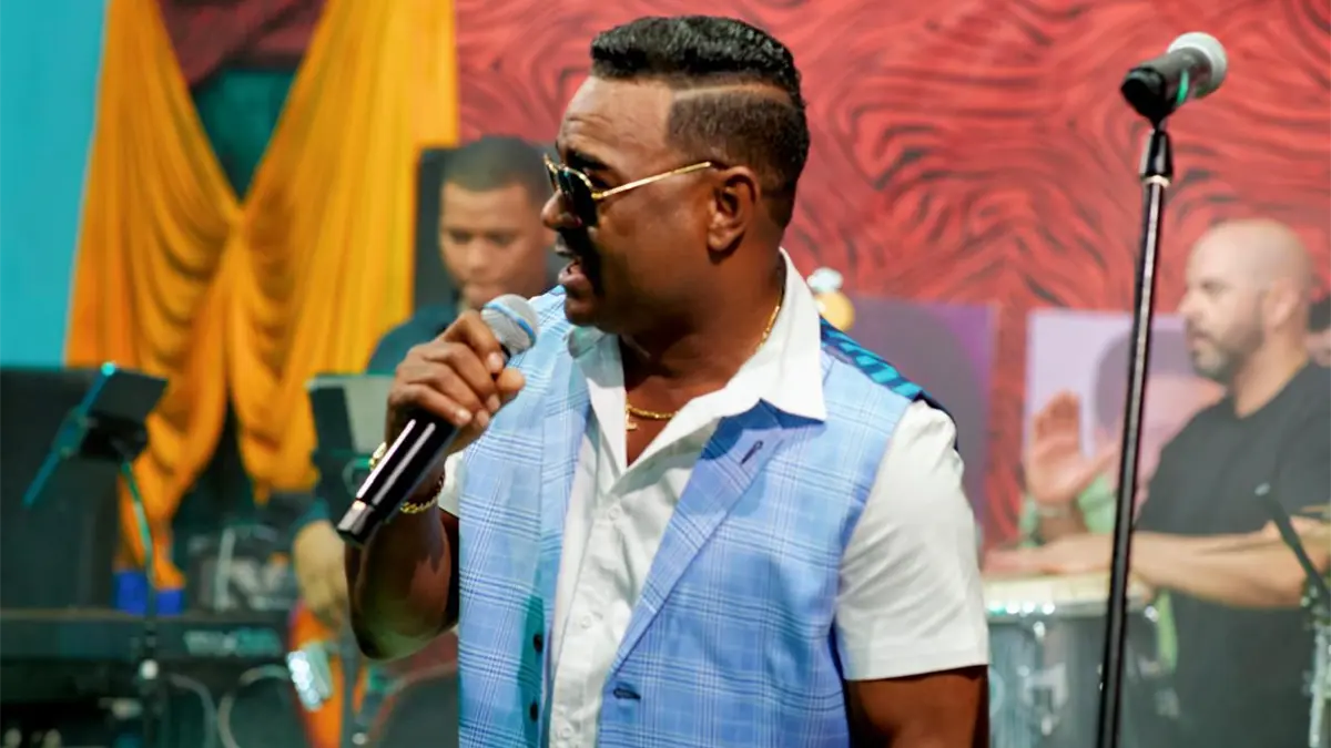 Miguel Méndez recibe nominación en Premios Cristo Rey 2025 por perderme en tu cuerpo