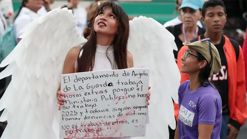 Mujeres marchan en Panamá por una vida libre de violencia y agresión