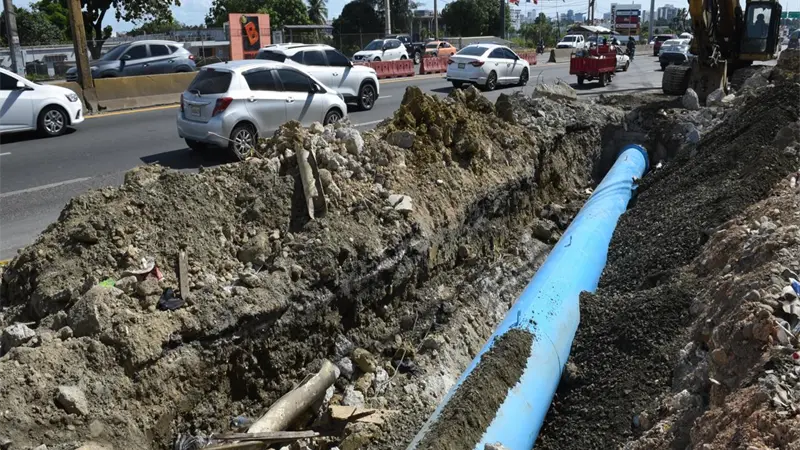 CAASD informa que tubería averiada en la autopista Duarte ya fue reparada