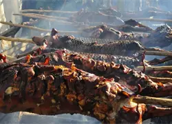 Comerciantes aseguran que hay suficiente pollo y cerdo para cubrir demanda navideña
