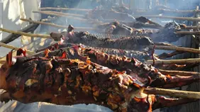 Comerciantes aseguran que hay suficiente pollo y cerdo para cubrir demanda navideña