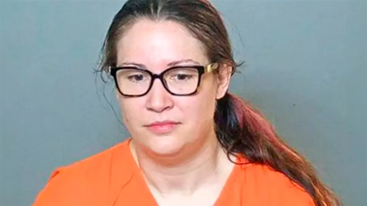 Escalofriante crimen en Wisconsin: mujer apuñala a su novio y lo besa antes de huir