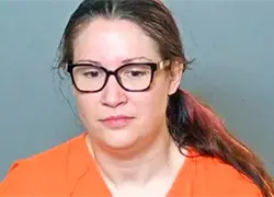 Escalofriante crimen en Wisconsin: mujer apuñala a su novio y lo besa antes de huir