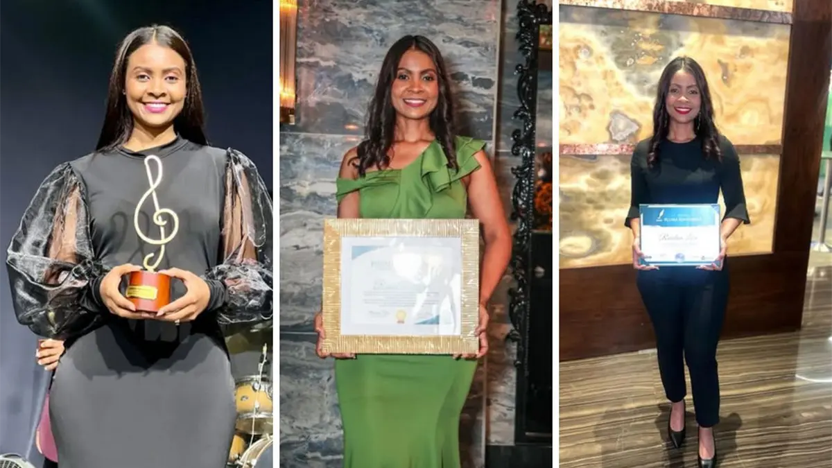 Rconocimientos a Rosalina Lora por su labor como periodistas.