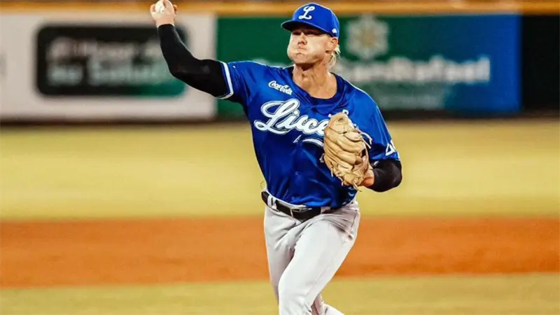 Tigres del Licey blanquean a Gigantes del Cibao en Estadio Julián Javier